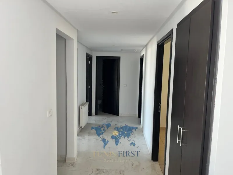 A Louer Appartement S+3 Vide à Jardin EL Menzah — El Menzah 1