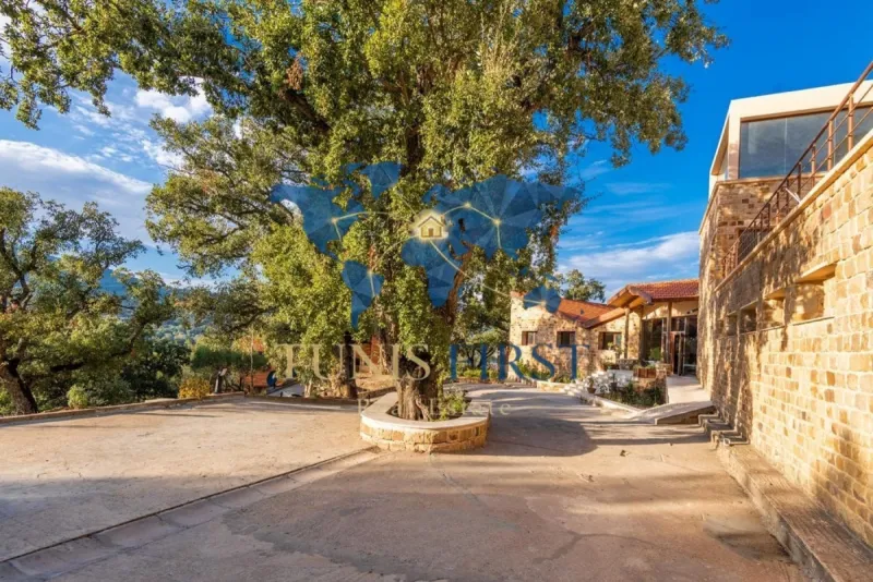 CHALETS A L'EAU THERMALE — Beni Mtir