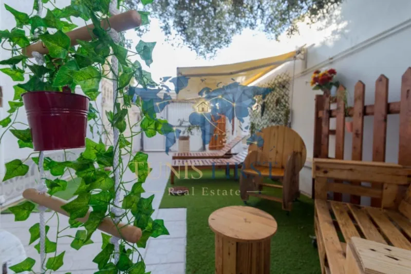 A louer un rez de jardin S+2 meublé à Marsa Corniche