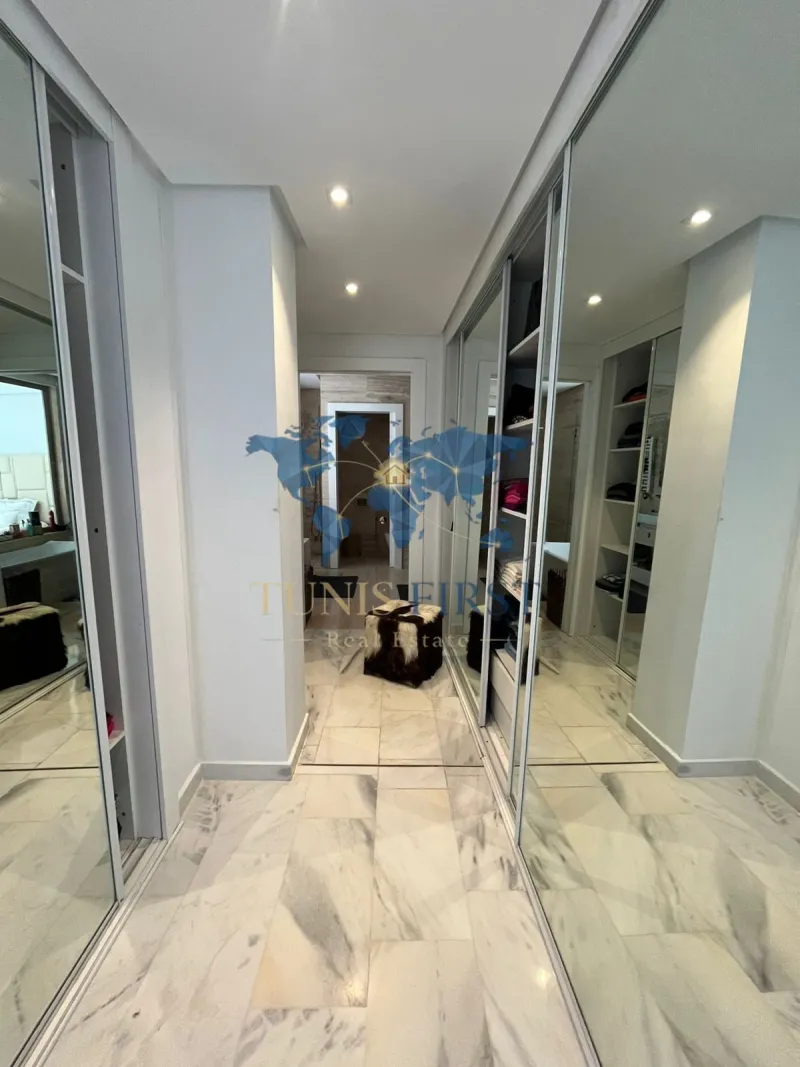 A vendre appartement S+2 avec jardins et piscine à Gammarth — Gammarth