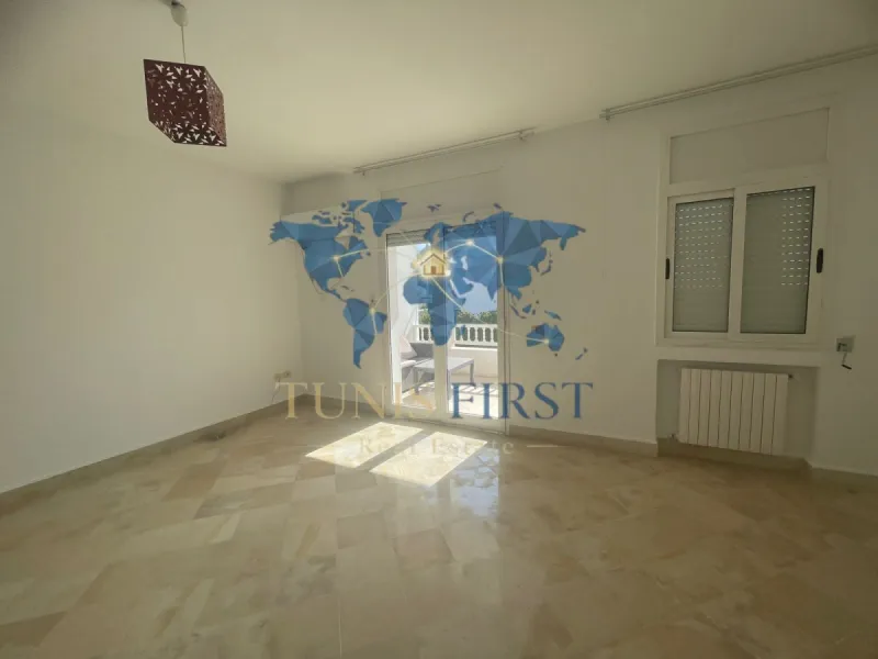 A vendre Villa S+6 à La Marsa — La Marsa