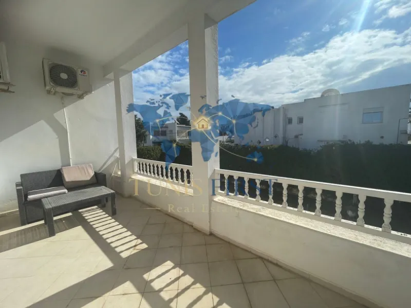 A vendre Villa S+6 à La Marsa — La Marsa