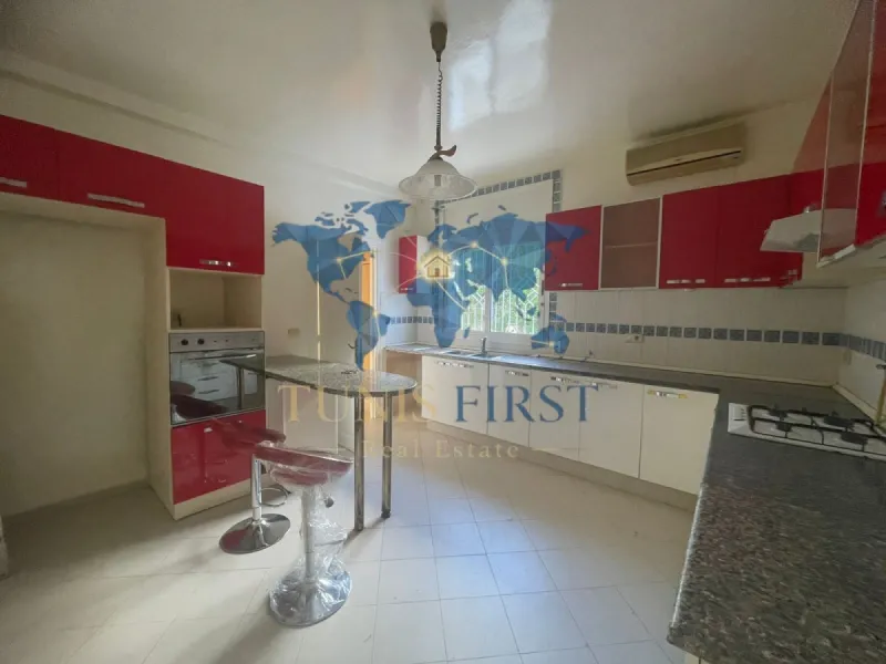 A vendre Villa S+6 à La Marsa — La Marsa