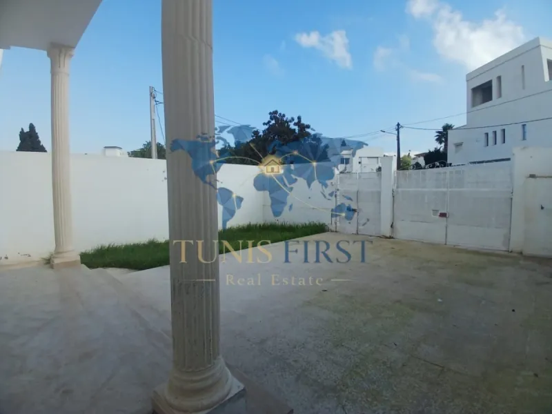 A louer duplex S+3 à La Marsa — Cité les pins - El Maalaga