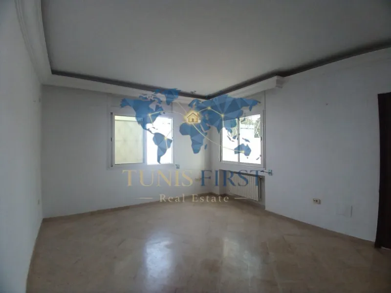 A louer duplex S+3 à La Marsa — Cité les pins - El Maalaga