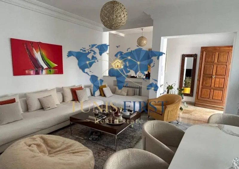 A vendre un duplex S+3 avec jardin à La Marsa — Cite Du Stade