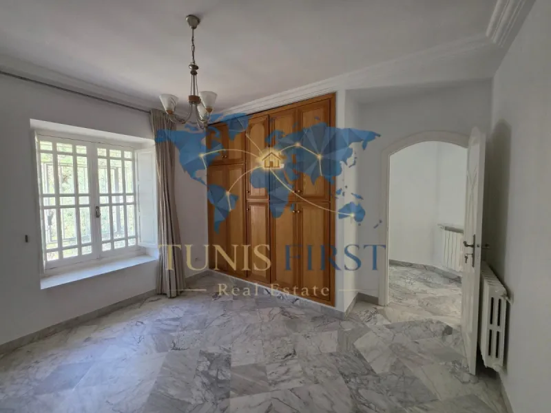 A vendre magnifique Villa à cité les pins — Cité les pins - El Maalaga