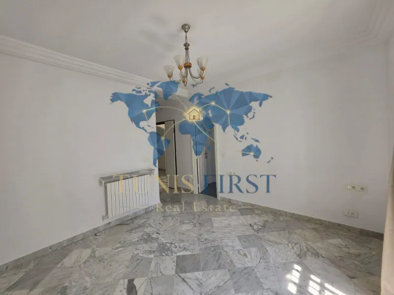 A vendre magnifique Villa à cité les pins — Cité les pins - El Maalaga