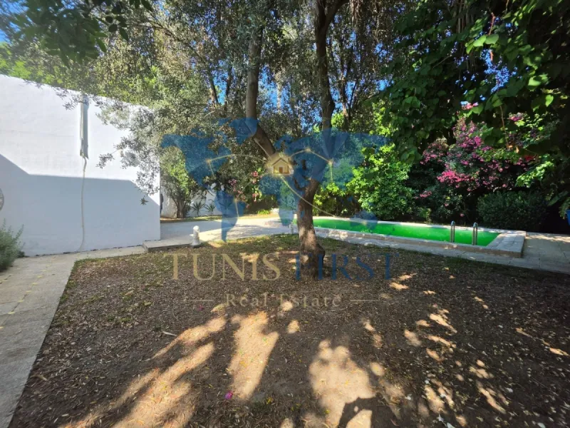 A louer villa d'exception avec jardin et piscine à Carthage