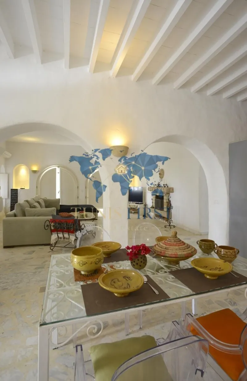 À vendre Deux villas indépendantes pieds dans l’eau à Kerkennah — Kerkenah