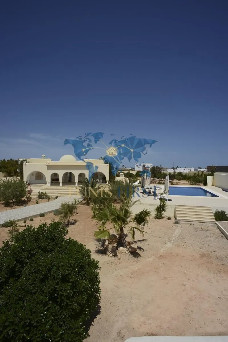 À vendre Deux villas indépendantes pieds dans l’eau à Kerkennah — Kerkenah