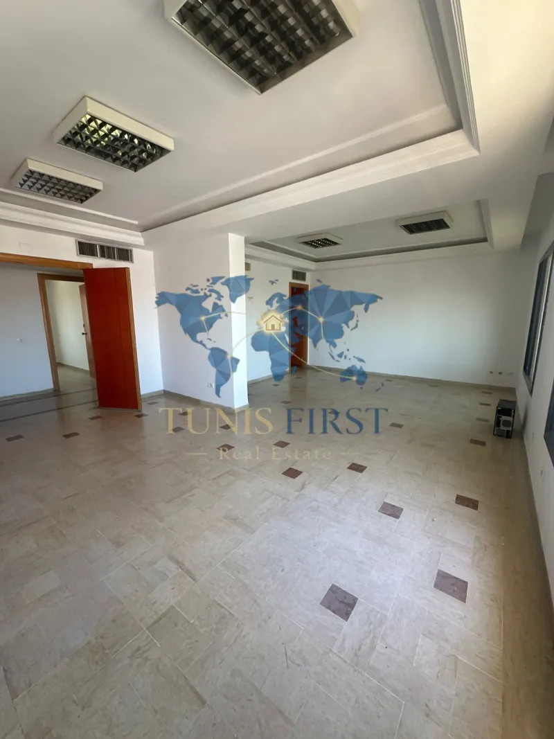 À Vendre Appartement S+2 aux Berges du Lac