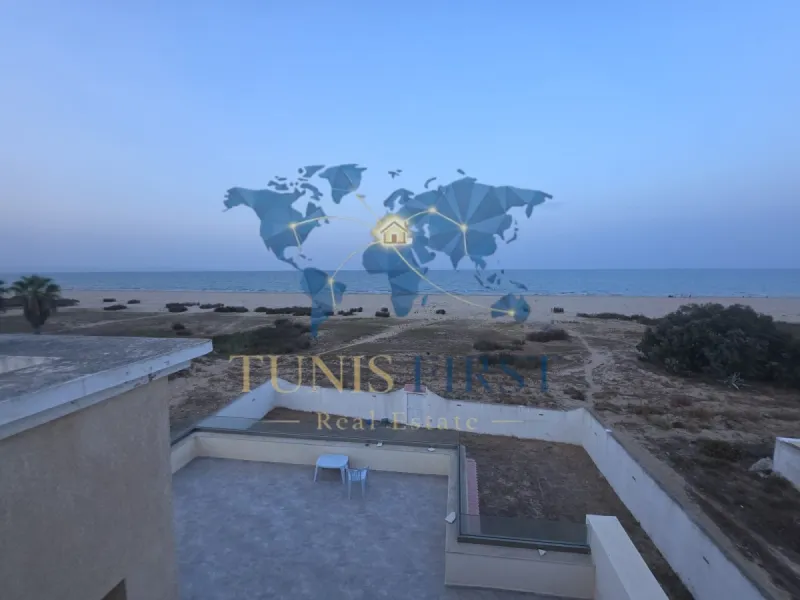 À Vendre Villa pied dans l'eau à Raoued — Raoued