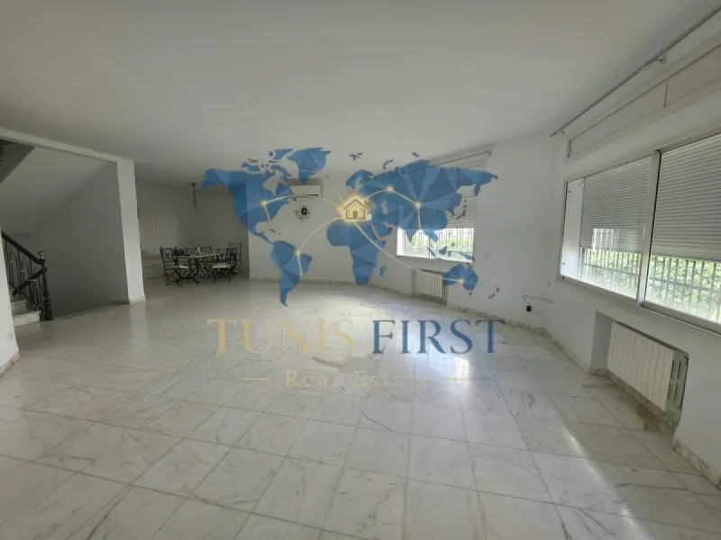 A louer Villa de Charme S+4 à La Marsa — Marsa ville
