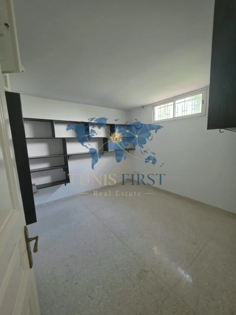 A louer Villa de Charme S+4 à La Marsa — Marsa ville