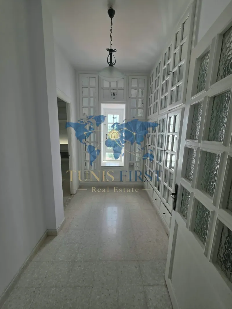 A louer Villa de Charme S+4 à La Marsa — Marsa ville