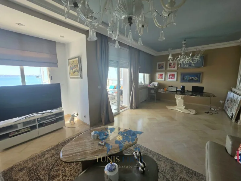 A Louer Appartement en Duplex Vide aux Berges du Lac 1 — Les berges du lac 1