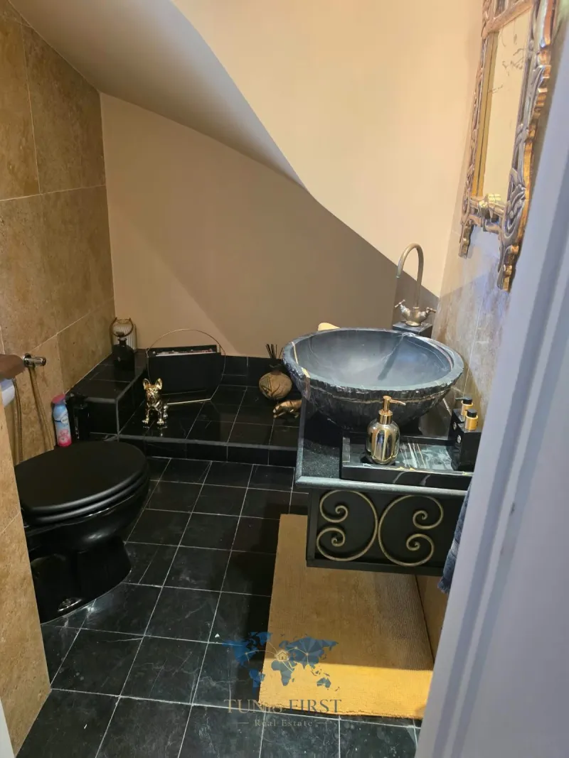 A Louer Appartement en Duplex Vide aux Berges du Lac 1 — Les berges du lac 1