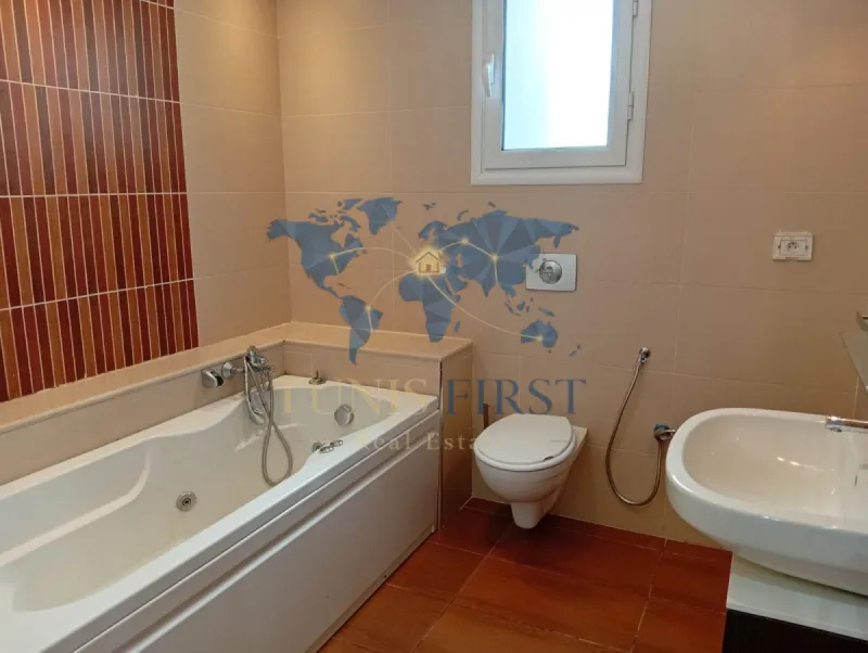 A louer appartement S+3 à La Marsa — Cite Du Stade
